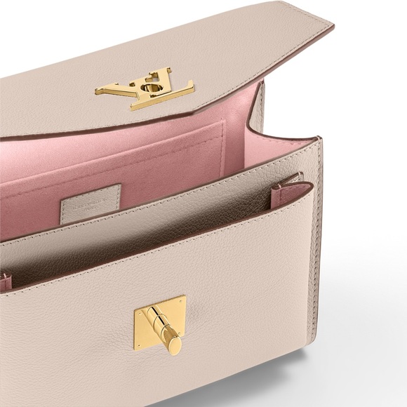 LOUIS VUITTON MYLOCKME SATCHEL chain bag in greige - Picture 6 of 16